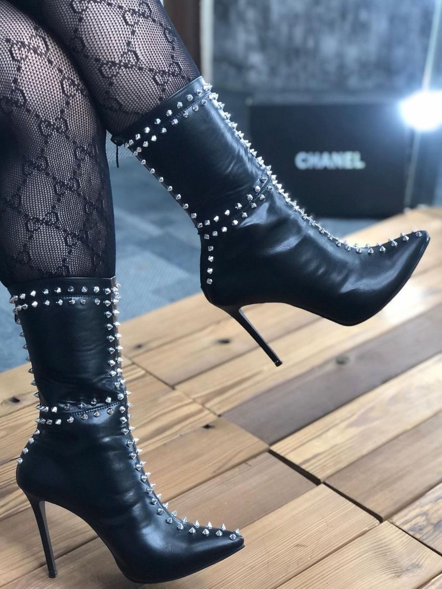 Leather Ankle Boots in Black / Cognac